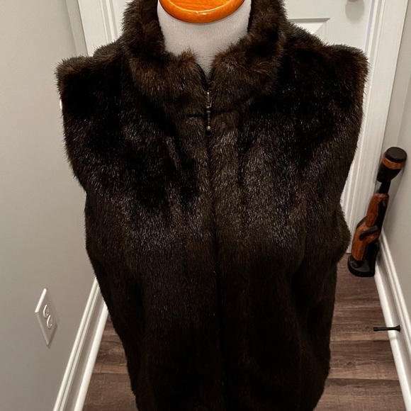 Preston & York Brown Faux Fur - Picture 1 of 8